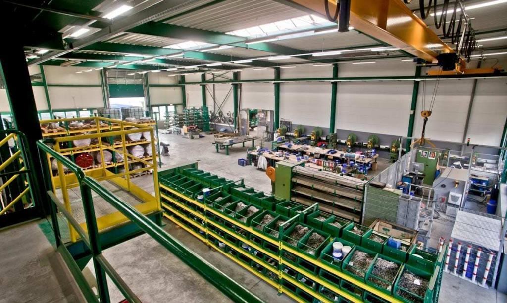 Hochwertige Werkstoffe in gefüllten Materiallagern | ARTIMAX®