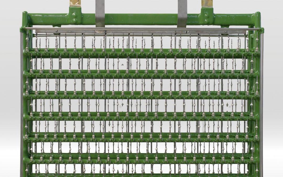Galvanogestelle mit Hilfsanoden – Innenanodentechnik