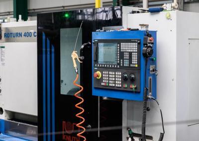 CNC-Schrägbettdrehmaschine mit Siemens 828 D Steuerung